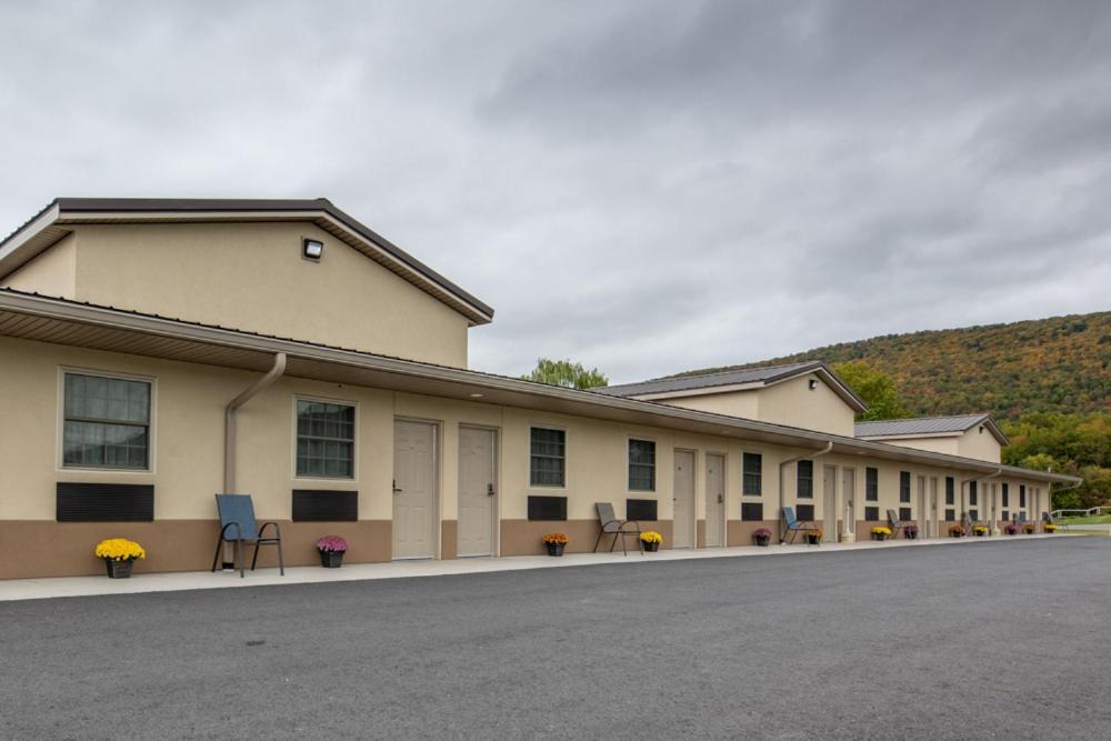 Lock Haven Grandview Hotel Mill Hall Exterior photo